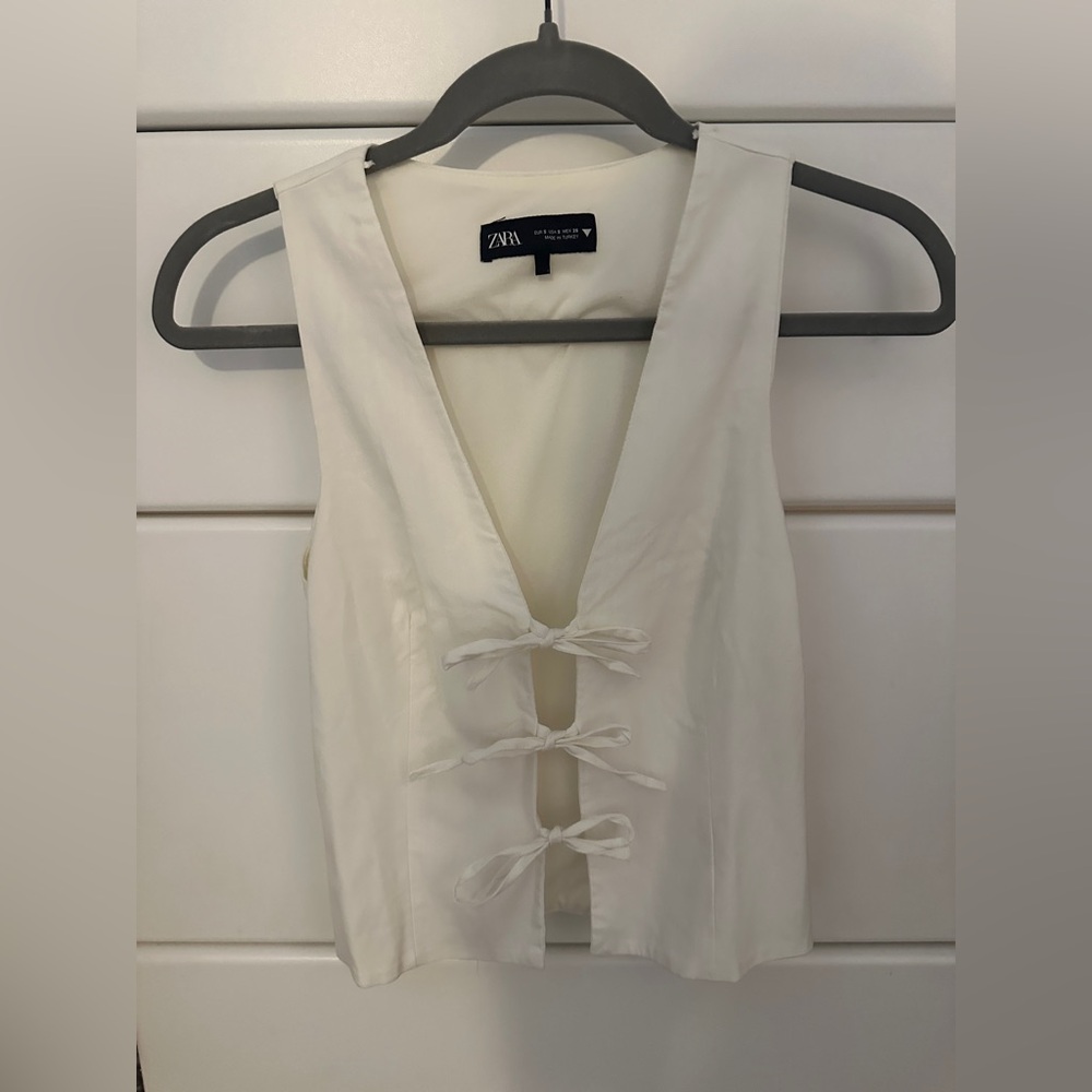 Zara Cream Sleeveless Top with Tie Accents